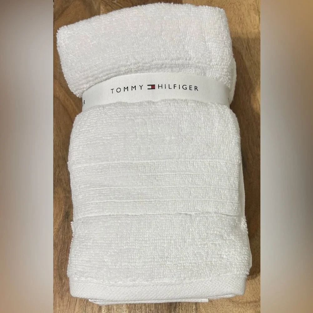 Tommy Hilfiger Set of 2 Solid White Hand Towels Cotton 16”X30” NEW